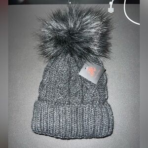 NWT dark grey ribbed knitted women’s winter hat with pom pom JK Collection